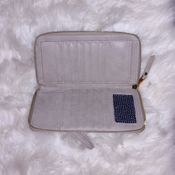 Beige casual clutch wallet - Picture 4 of 6